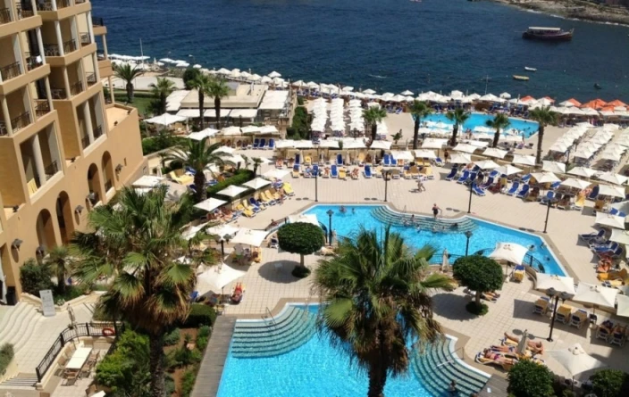 Κλείνουν όλα τα ξενοδοχεία στην Ελλάδα έως τέλος Απριλίου λόγω Κορωνοϊού
