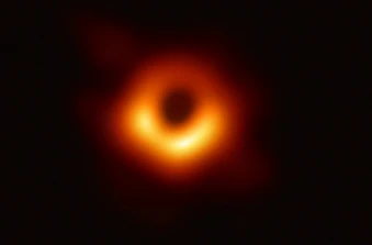 Το σημαντικότερο επιστημονικό επίτευγμα του 2019 ήταν η πρώτη φωτογραφία μαύρης τρύπας -Ο ρόλος Ελληνα επιστήμονα