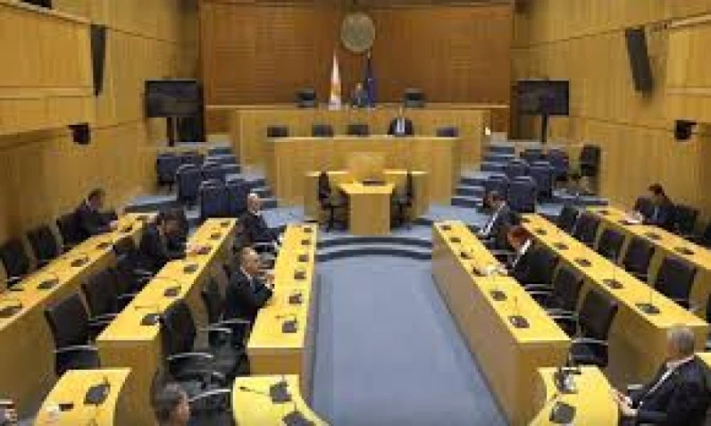 Κύπρος: Ψηφίσθηκε ο νόμος για την αναστολή της υποχρέωσης καταβολής δόσεων